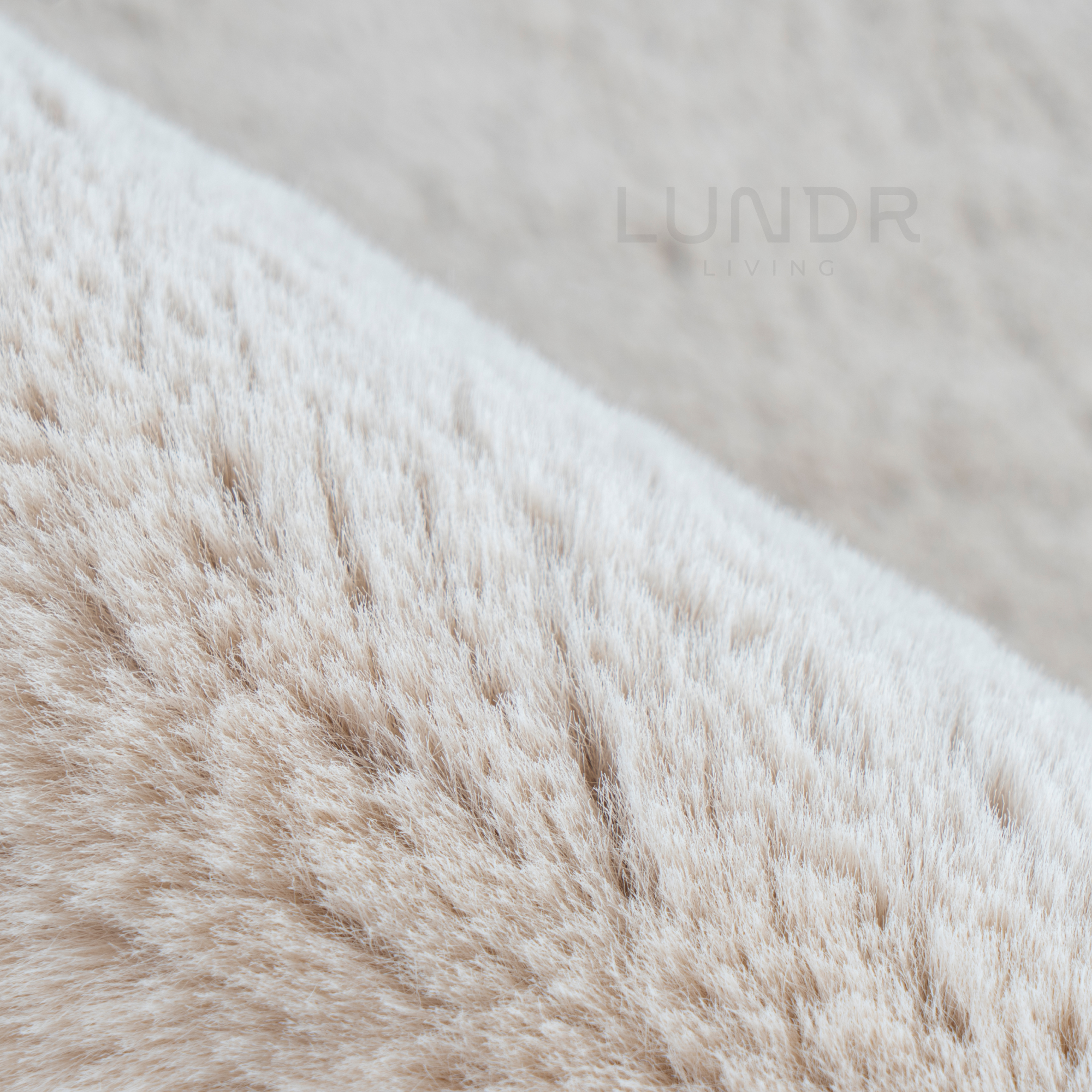 MJUK – Fluffy Vloerkleed Beige