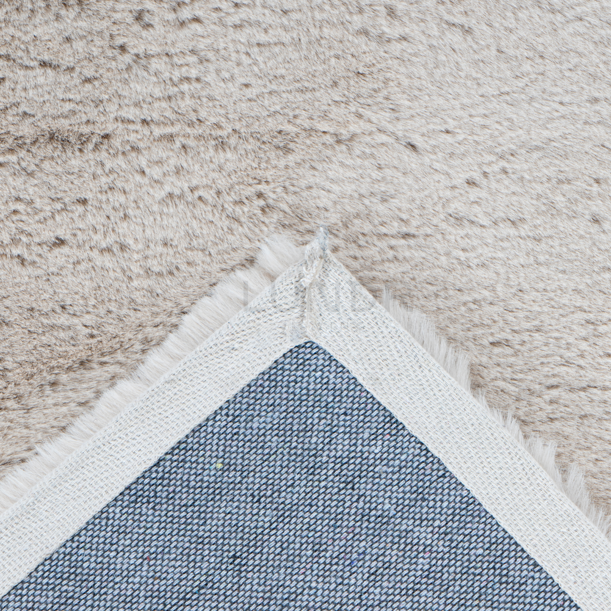 MJUK – Fluffy Vloerkleed Beige