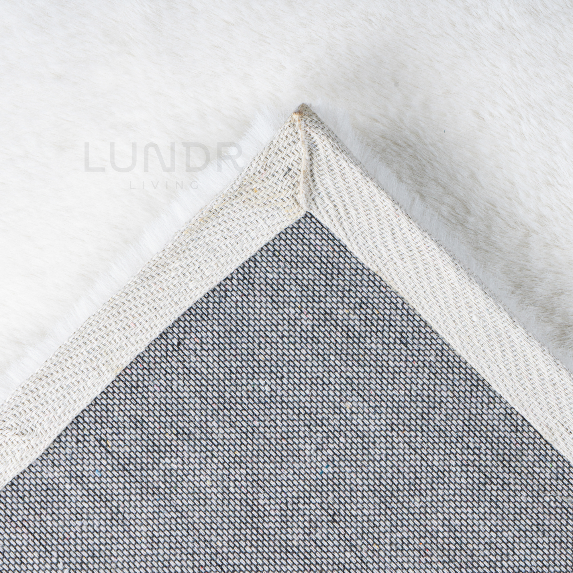 MJUK – Fluffy Vloerkleed Ivory