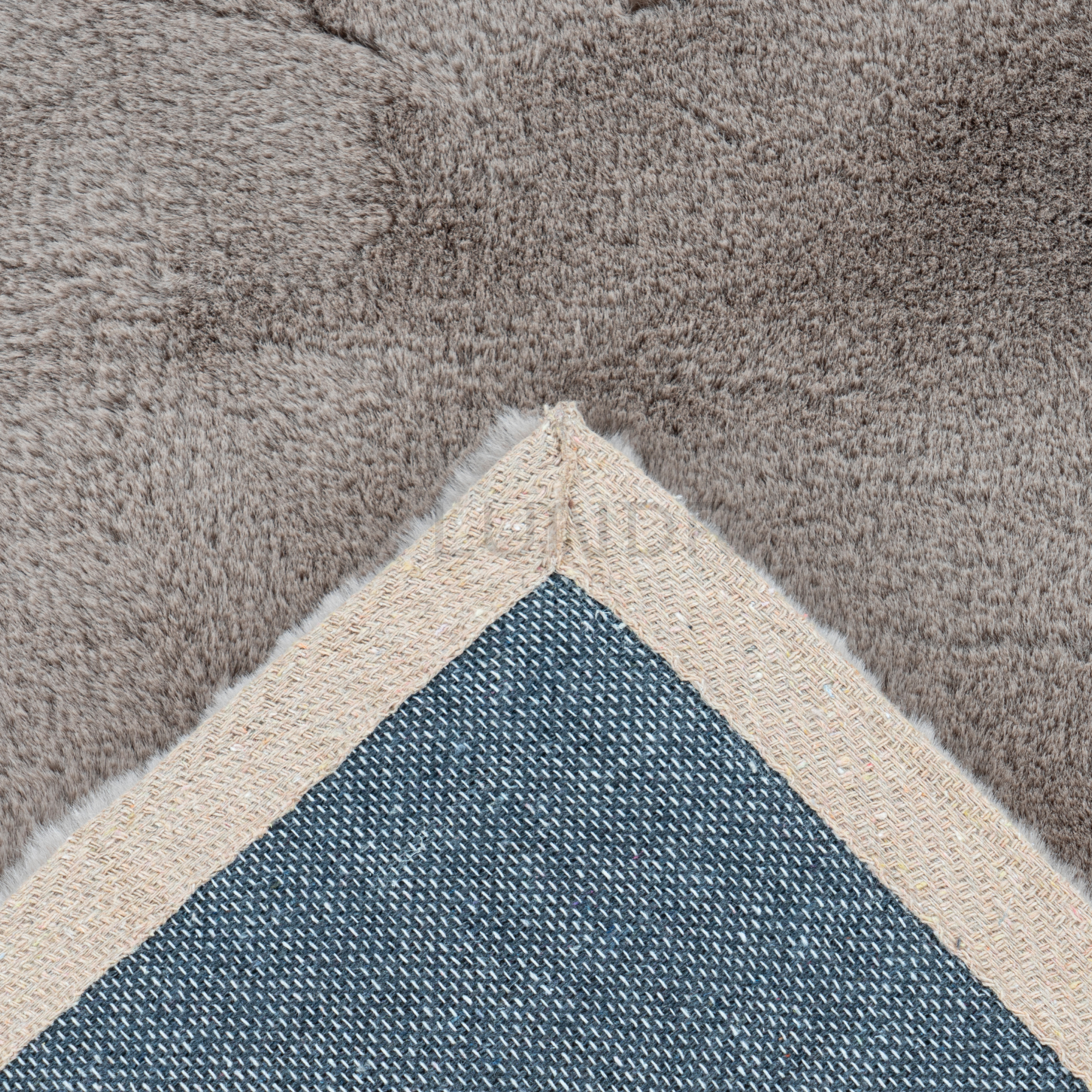 MJUK – Fluffy Vloerkleed Light Taupe