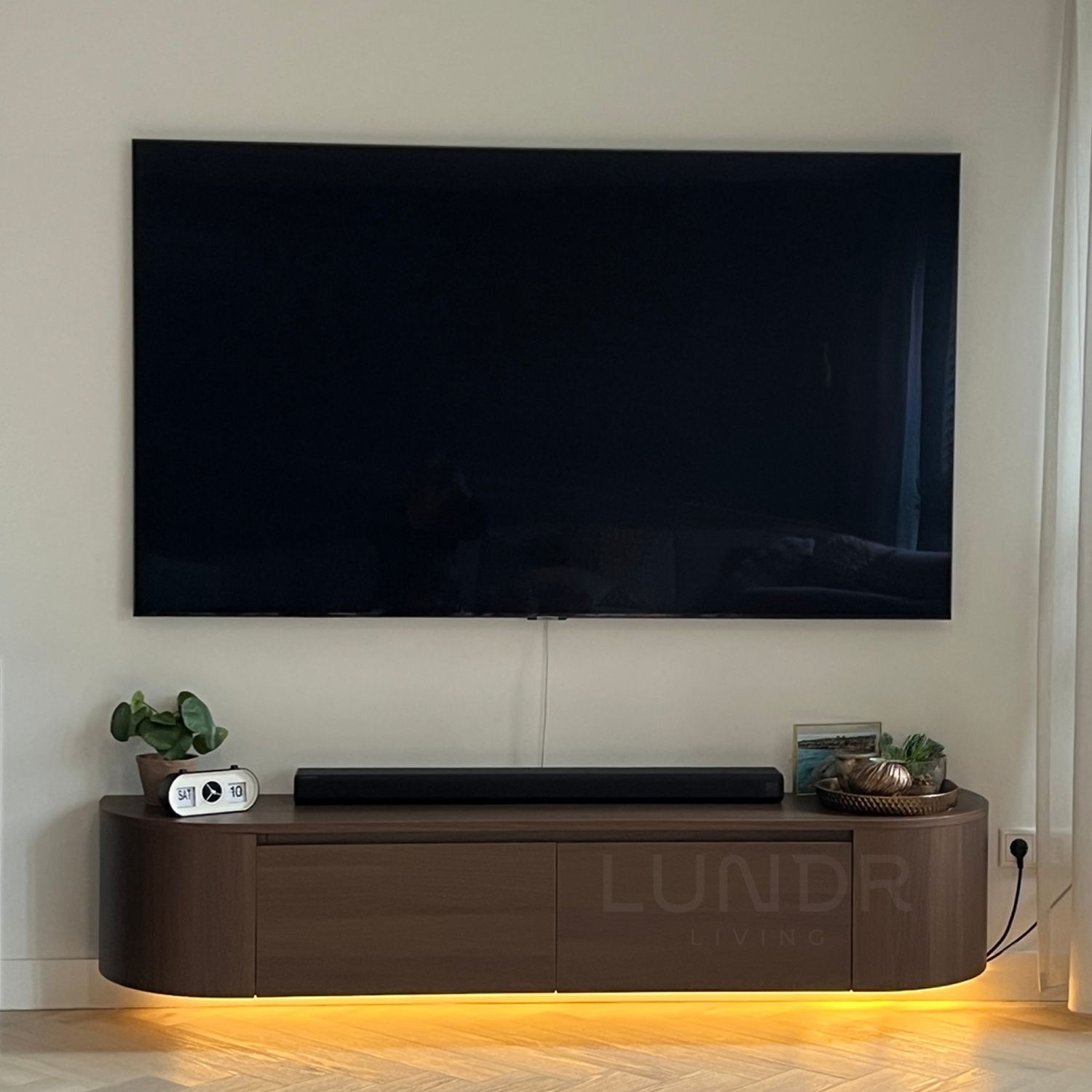 NOOR – Zwevend TV-Meubel 180 cm - Walnoot
